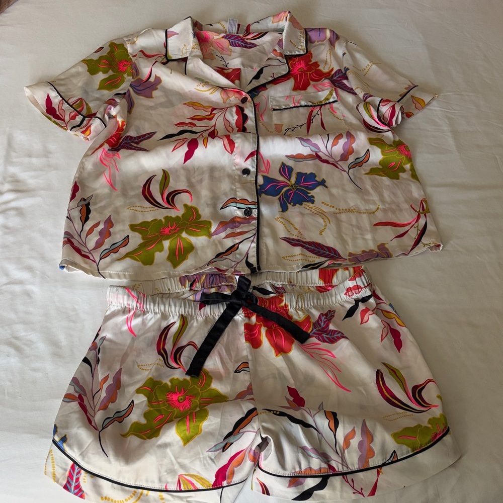 Stars Above Floral Pajama Set - Multicolor